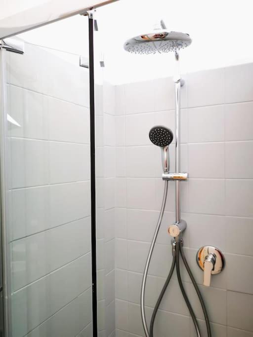 Sunny Flat 50 Meters From The Metro Apartment Milan Luaran gambar