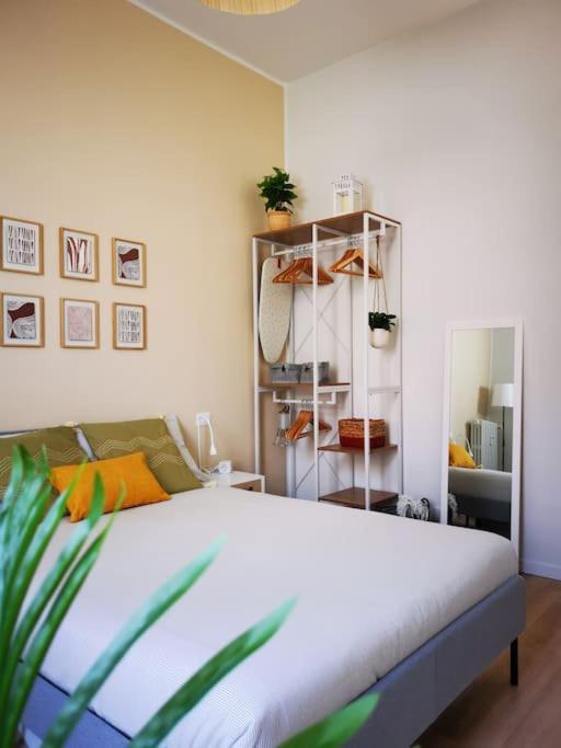 Sunny Flat 50 Meters From The Metro Apartment Milan Luaran gambar