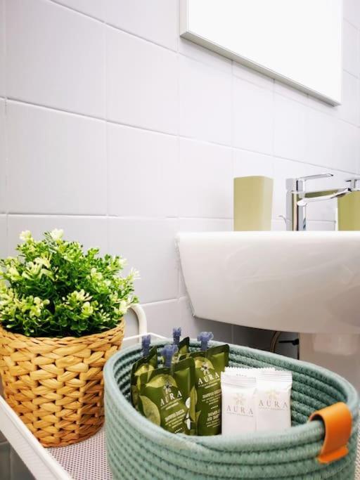 Sunny Flat 50 Meters From The Metro Apartment Milan Luaran gambar