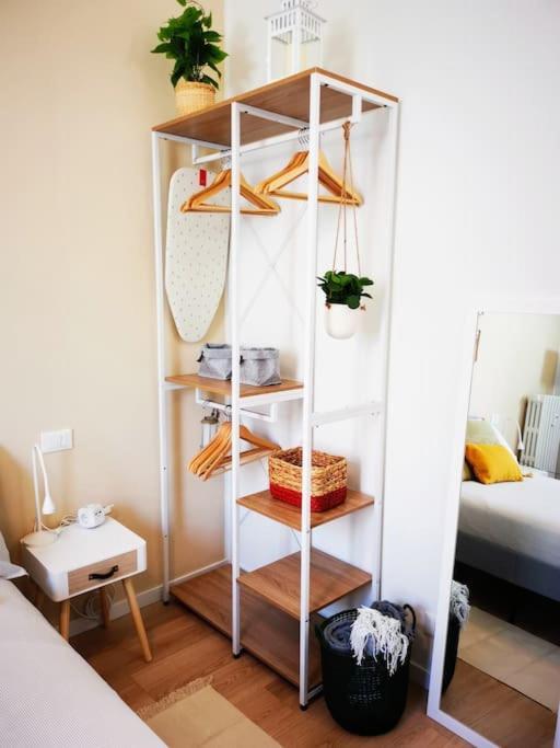 Sunny Flat 50 Meters From The Metro Apartment Milan Luaran gambar