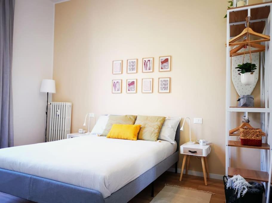 Sunny Flat 50 Meters From The Metro Apartment Milan Luaran gambar