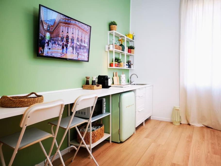 Sunny Flat 50 Meters From The Metro Apartment Milan Luaran gambar